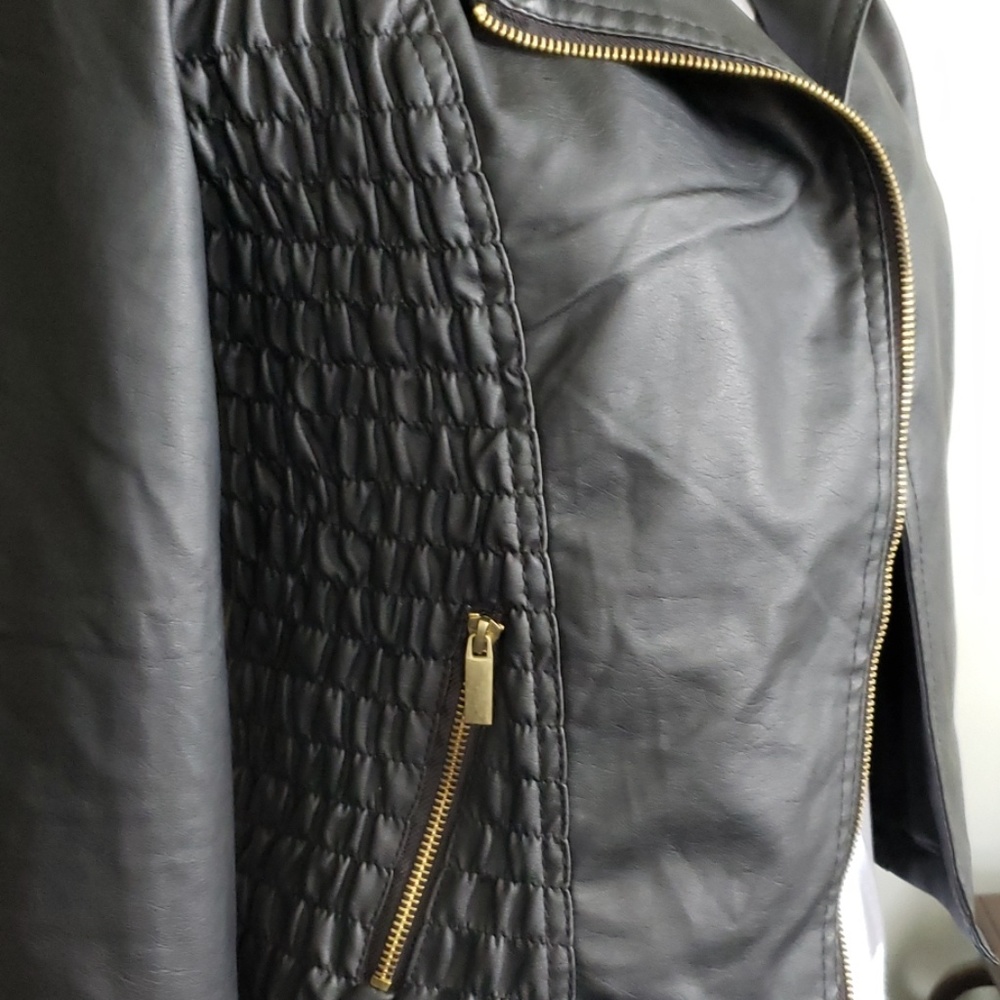 Junior Black Jacket - Picture 3 of 4